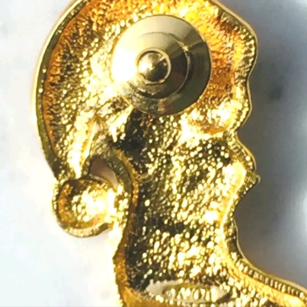 AVON Christmas Kitten Tac Pin